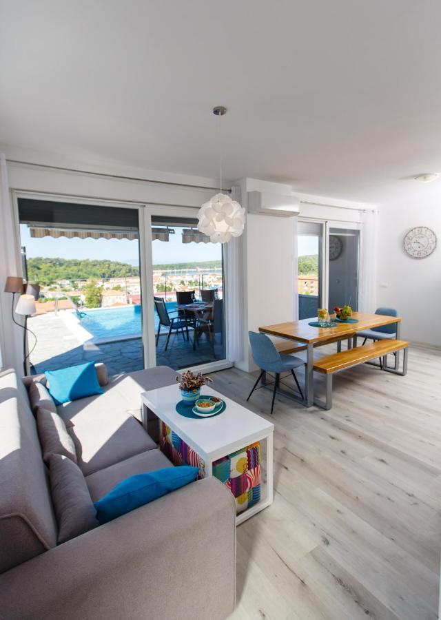 Villa Venka Раб Екстериор снимка
