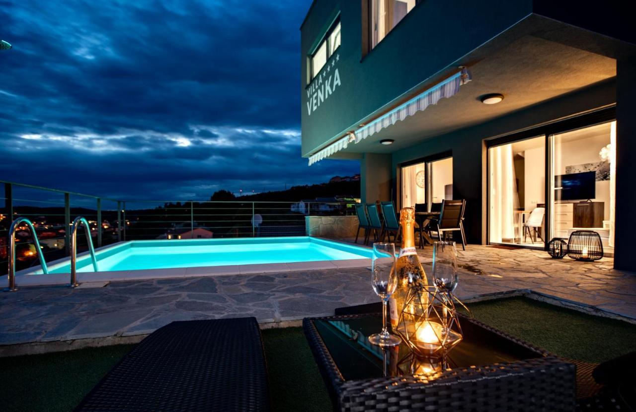 Villa Venka Раб Екстериор снимка