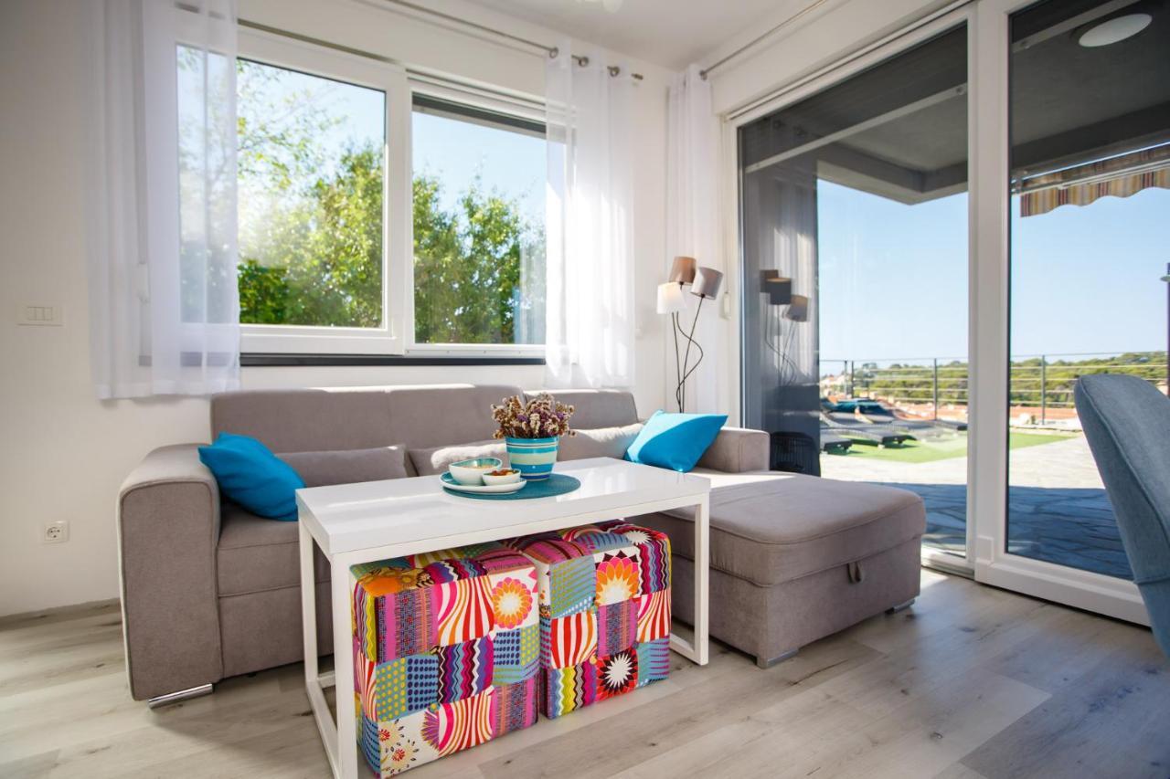 Villa Venka Раб Екстериор снимка