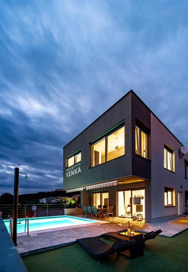 Villa Venka Раб Екстериор снимка