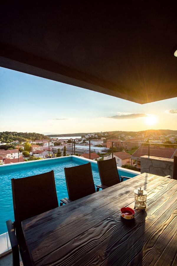 Villa Venka Раб Екстериор снимка