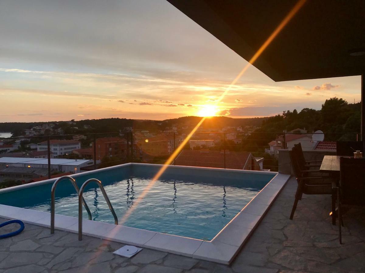 Villa Venka Раб Екстериор снимка