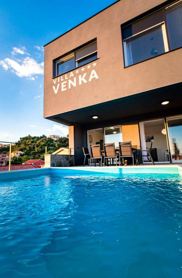 Villa Venka Раб Екстериор снимка