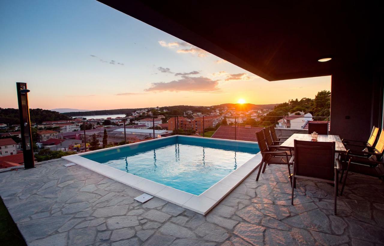 Villa Venka Раб Екстериор снимка